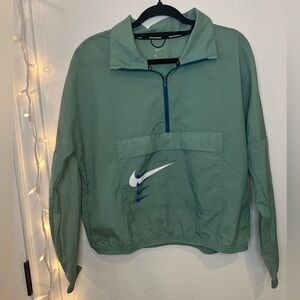 Nike Running Jacket in Light Green With Pocket (M)